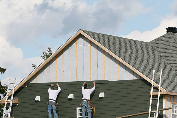 Professional Siding technician working in Cleveland, NC